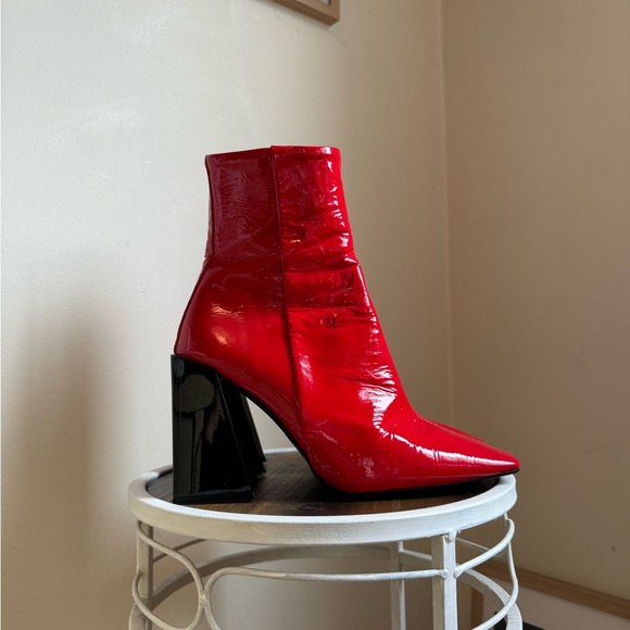 Red patent leather ankle boots from L’intervalle - Picture 2 of 4